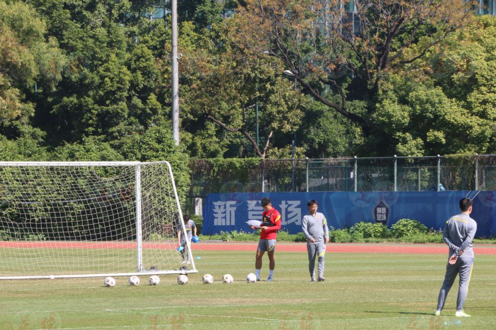 意甲-国米2-0拉齐奥3连胜4分领跑 劳塔罗图拉姆破门北京时间12月18日凌晨3:45，2023-24赛季意甲联赛第16轮，国米客战拉齐奥。